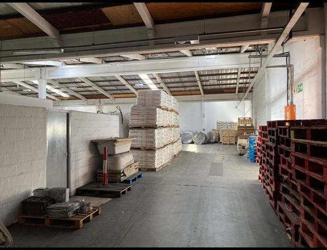 1,109M² WAREHOUSE TO LET IN NEW GERMANY